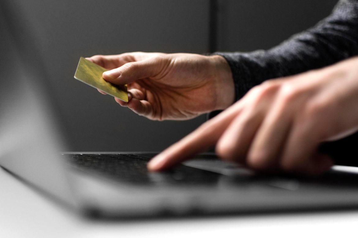 Mengenal Bukti Transaksi Pengertian dan Kegunaannya dalam Bisnis Mengenal Bukti Transaksi Pengertian dan Kegunaannya dalam Bisnis