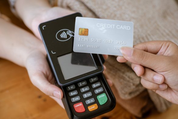 Kelebihan dan Kekurangan Cashless Apa yang Perlu Anda Ketahui Kelebihan dan Kekurangan Cashless Apa yang Perlu Anda Ketahui