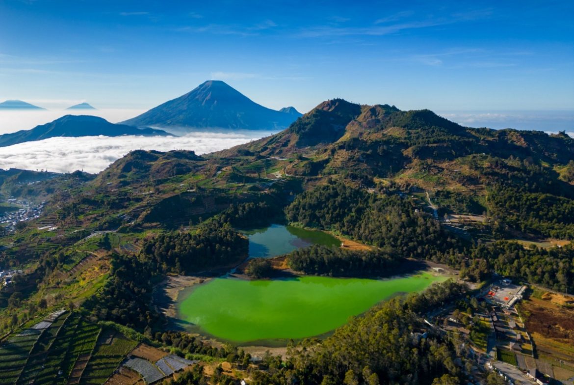 Dieng, Surga di Atas Awan Destinasi Wisata Terbaik yang Harus Masuk Itinerary Kamu Dieng, Surga di Atas Awan Destinasi Wisata Terbaik yang Harus Masuk Itinerary Kamu