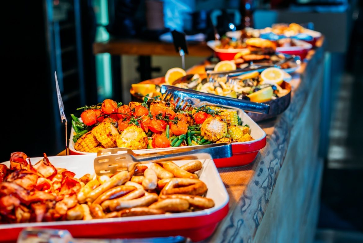 Promo Buffet Hotel untuk Makan di Hari Spesial Bersama Keluarga