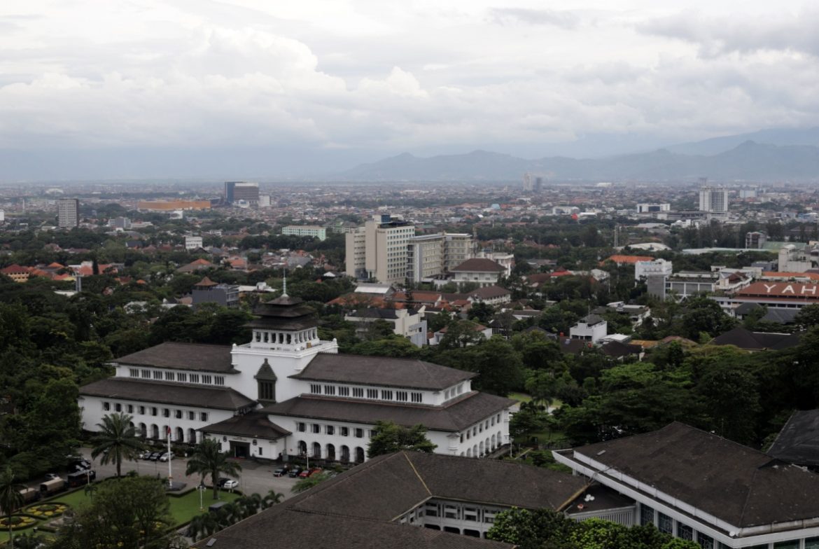 10 Oleh-oleh Khas Bandung yang Wajib Kamu Bawa Saat Mudik Lebaran 10 Oleh-oleh Khas Bandung yang Wajib Kamu Bawa Saat Mudik Lebaran