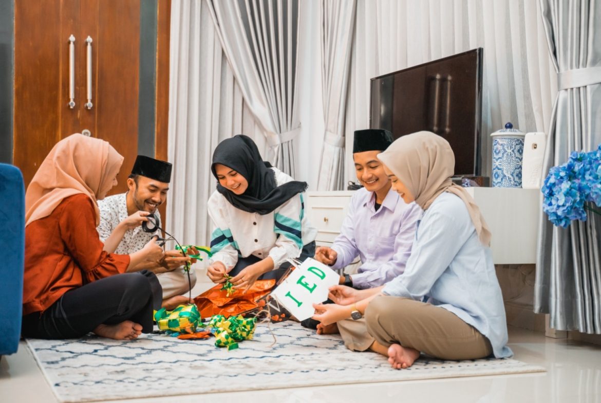 https://www.shutterstock.com/image-photo/muslim-youth-group-making-preparing-ramadan-2273366659
