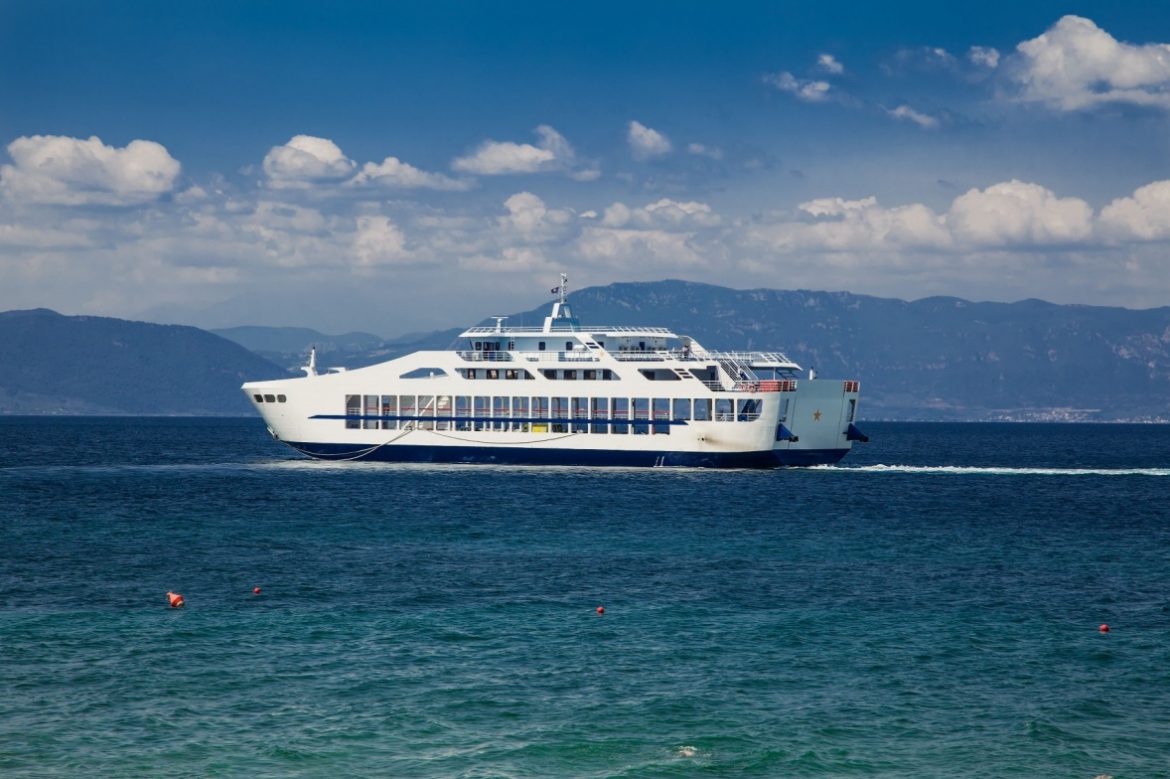 Tipe Kapal Ferry untuk Mudik Pilih Kapal Express atau Reguler