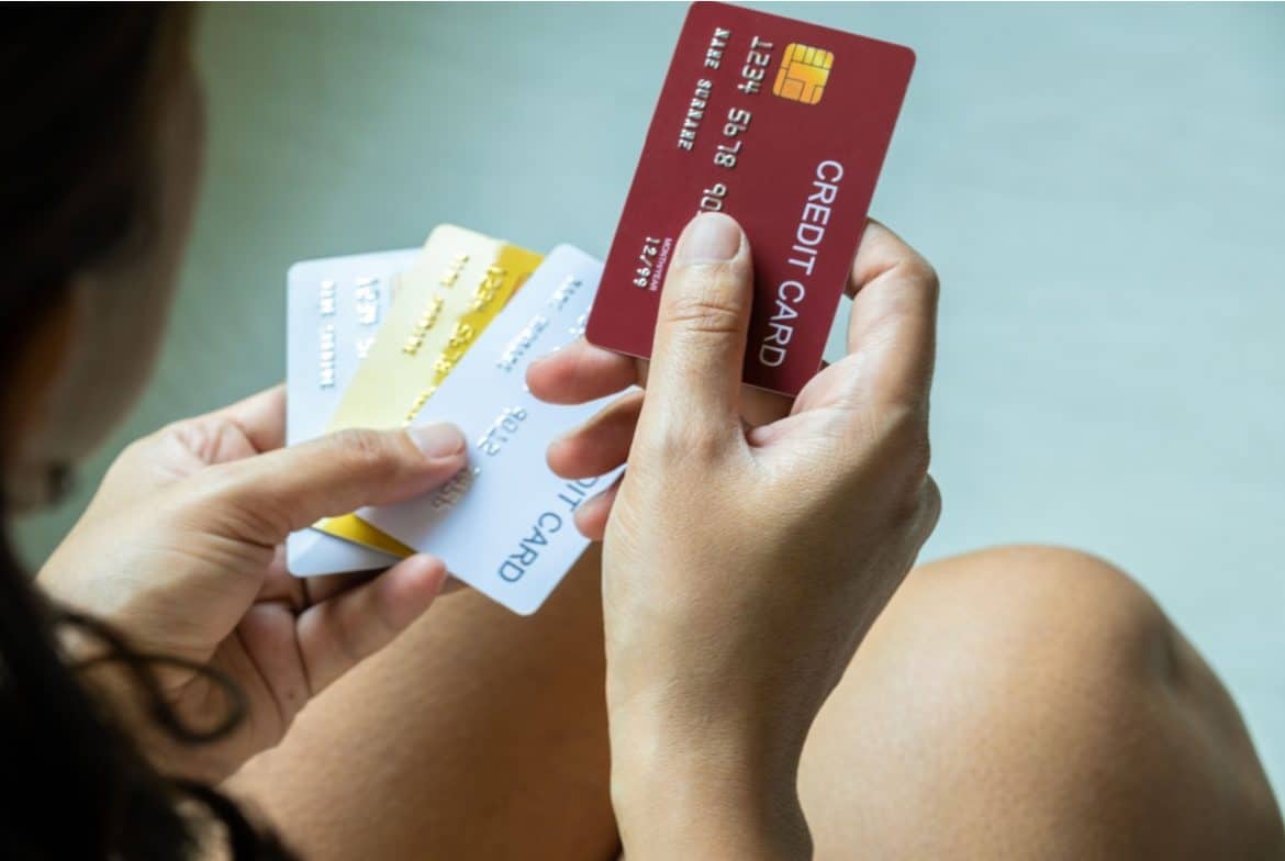 Perbedaan Kartu Kredit Bank Mega Pilih yang Tepat untuk Kamu!