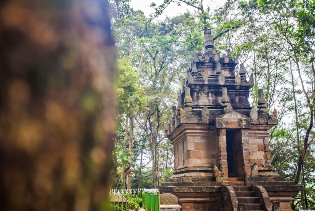 wisata candi cangkuang di garut