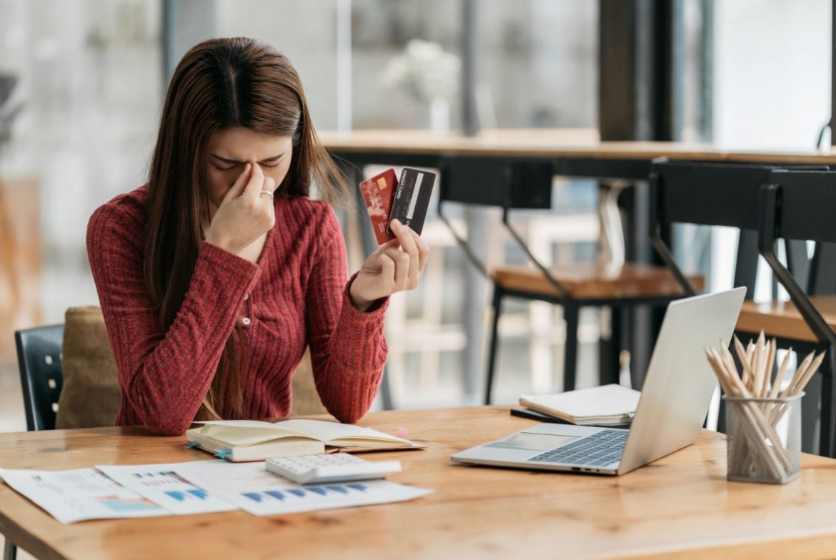 7 Tips Gunakan Kartu Kredit dengan Bijak agar Tidak Overlimit 7 Tips Gunakan Kartu Kredit dengan Bijak agar Tidak Overlimit