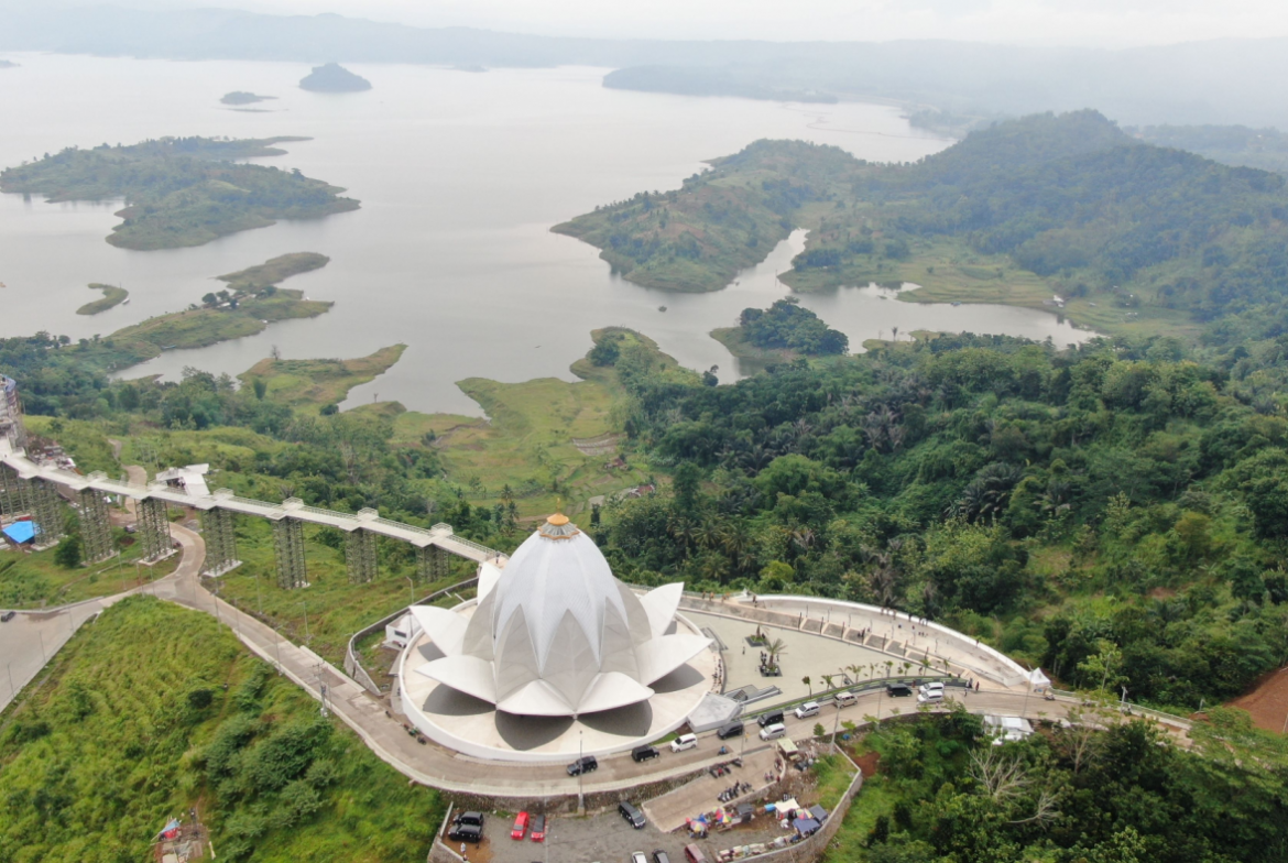 Explore Sumedang! Rekomendasi Wisata Alam dan Budaya yang Menawan