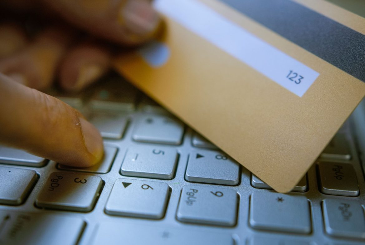 Pentingnya OTP dan CVV untuk Transaksi Online dengan Kartu Kredit