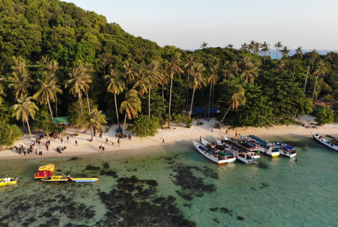 Wisata Karimunjawa Terbaru: Pulau Cantik, Snorkeling Seru, dan Pantai Putih