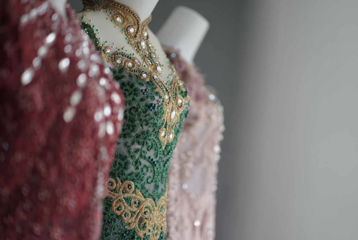 Kebaya, Identitas Perempuan Indonesia di Mata Dunia Kebaya, Identitas Perempuan Indonesia di Mata Dunia