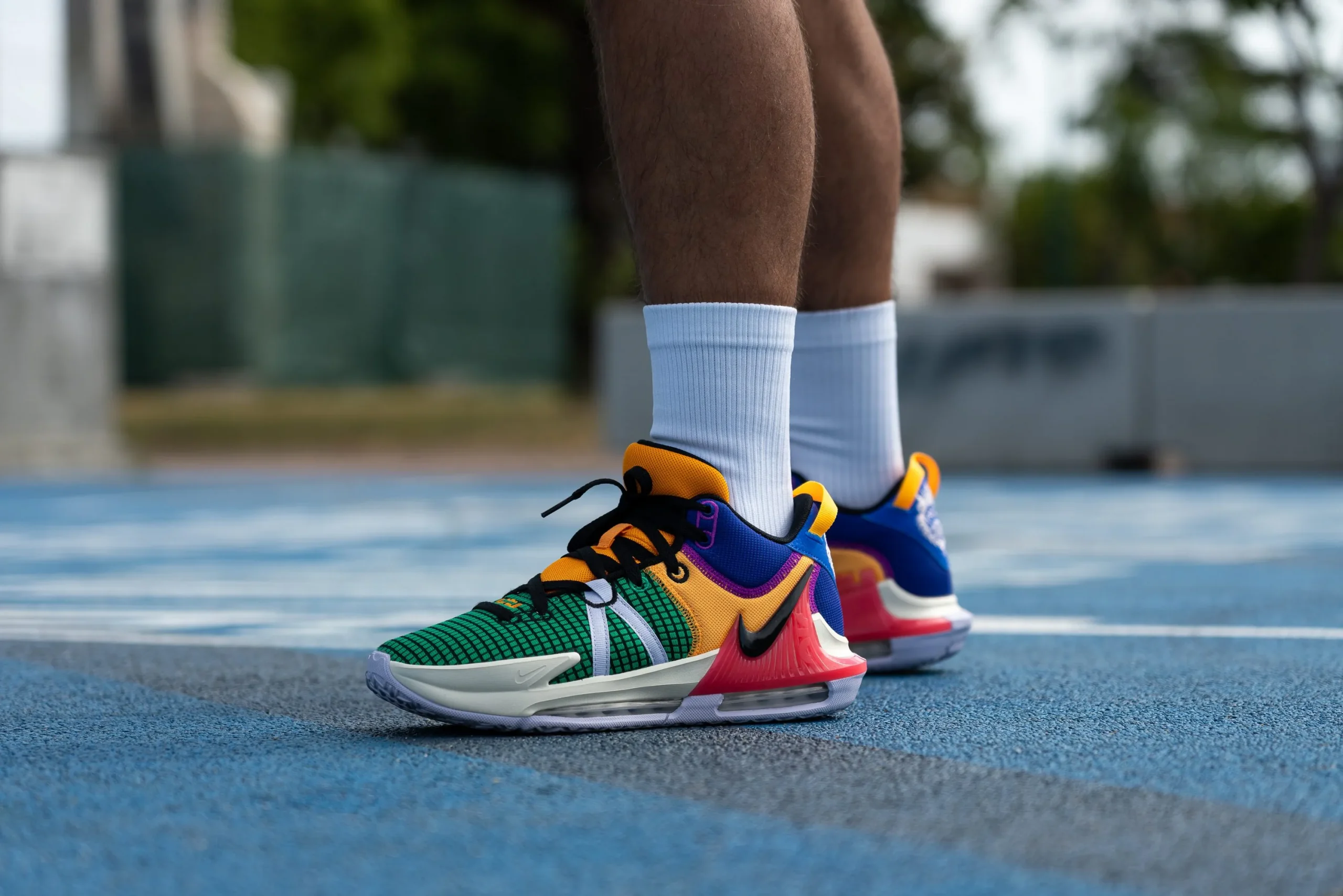 Nike LeBron Witness 7