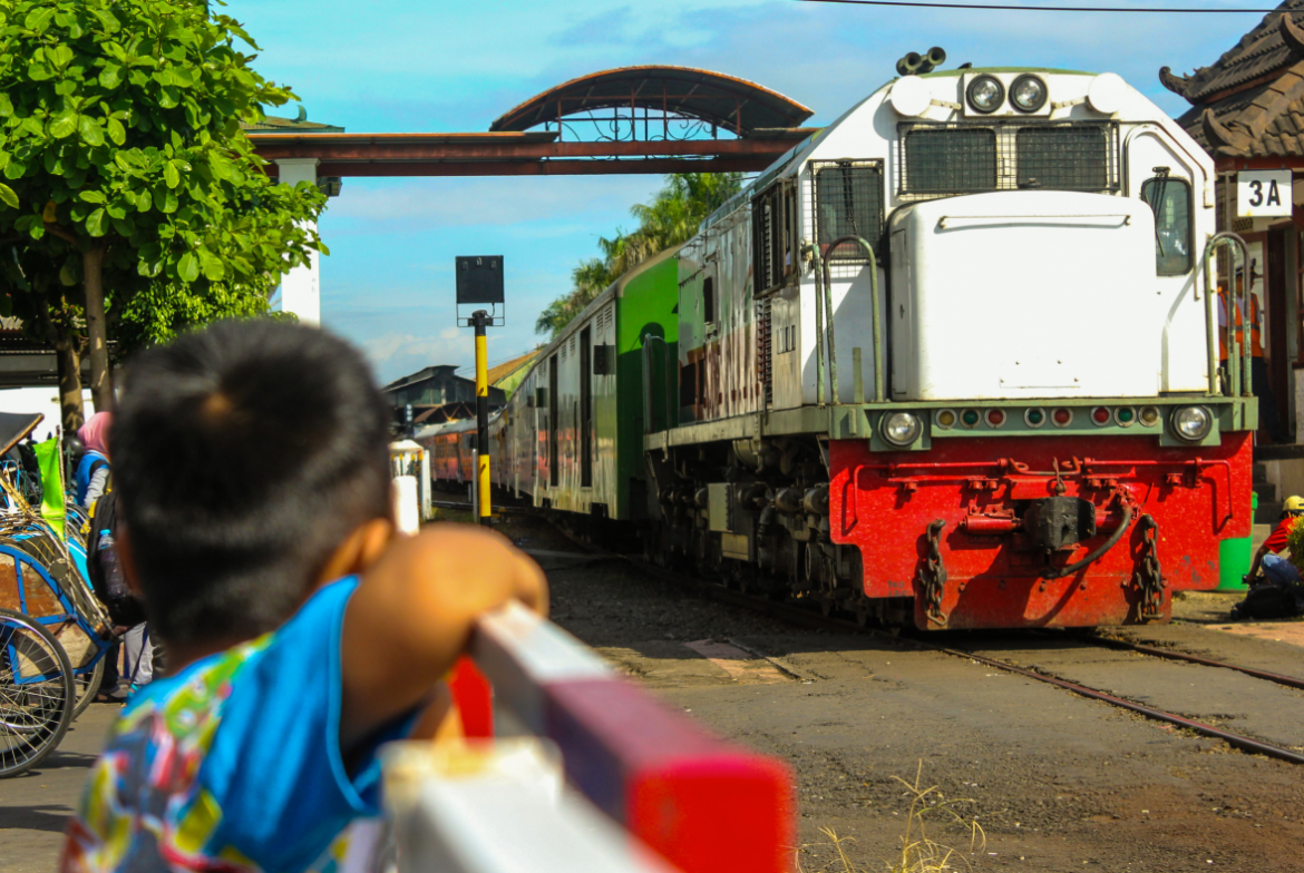 Rute Kereta ke Bandung dan Keluar Bandung, Lengkap dengan Jadwal & Stasiun