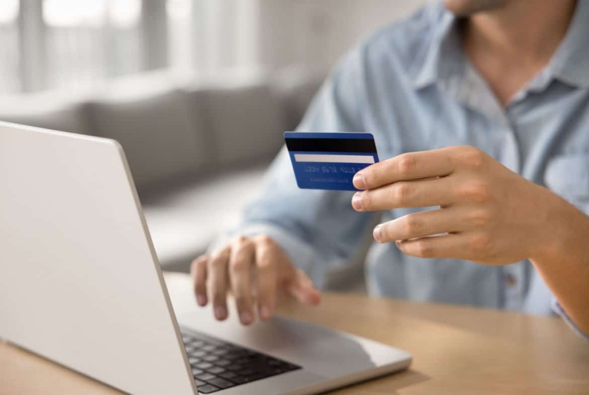 biaya penarikan kartu kredit