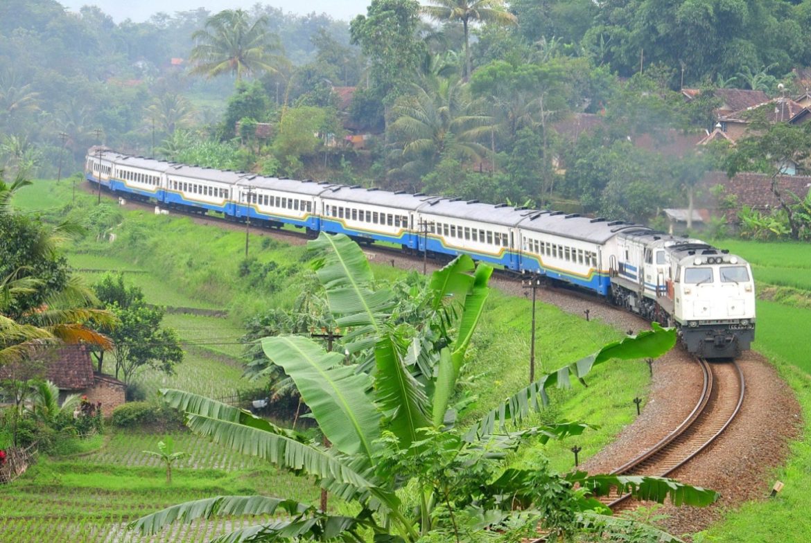 Kereta Lokal Bandung