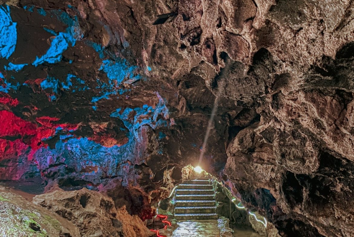 Obyek Wisata Alam Goa Lawa Purbalingga