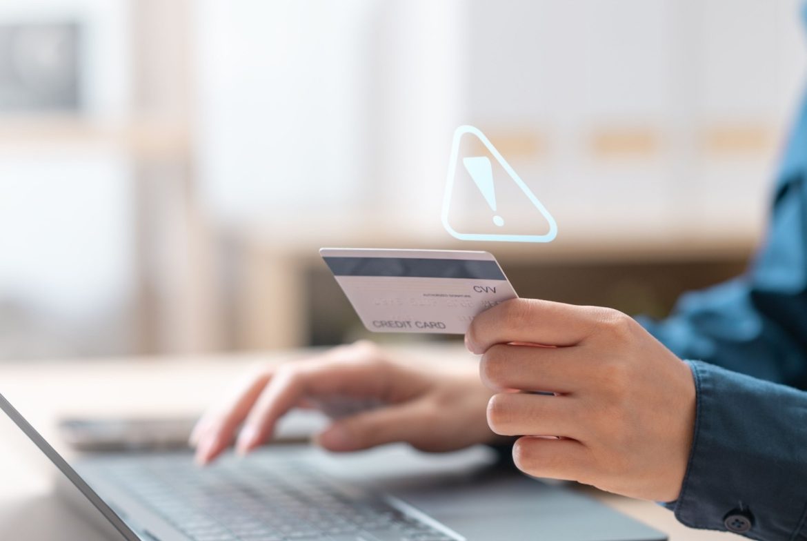 melaporkan Penyalahgunaan Kartu Kredit