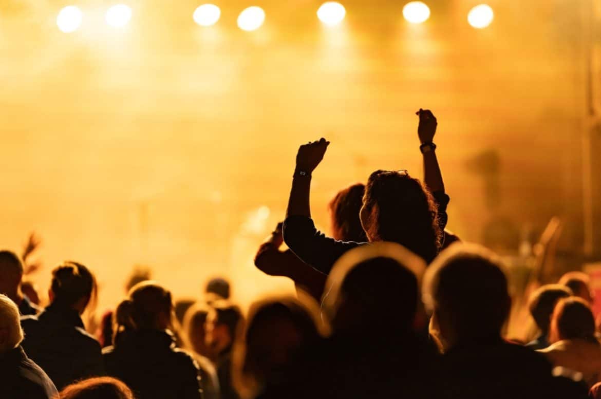 Beli Tiket Konser Lebih Cepat dan Hemat Pakai Kartu Bank Mega