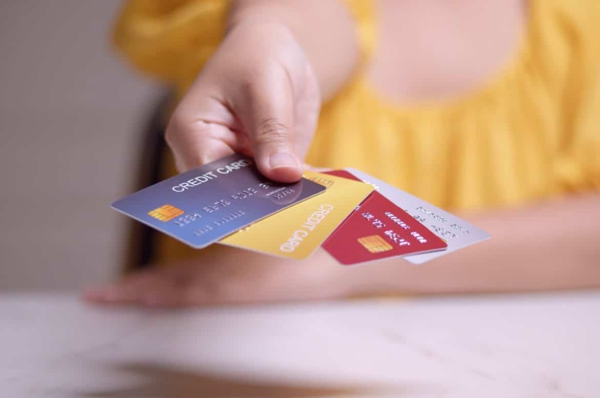 Pakai Kartu Kredit Bank Mega agar Belanja Tetap Bijak