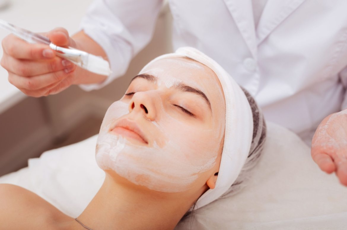 Promo Facial Agustus, Klinik Kecantikan Pakai Bank Mega