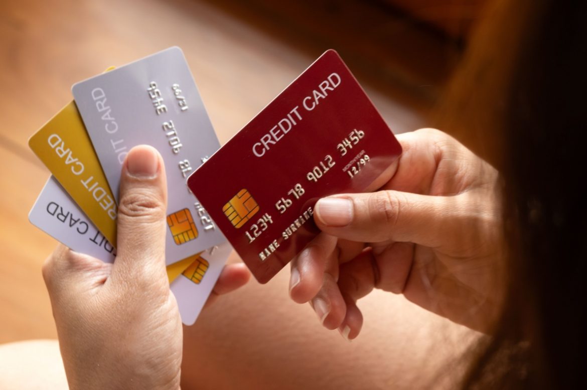 Tips Memilih Kartu Kredit, Jangan Cuma Lihat Limit