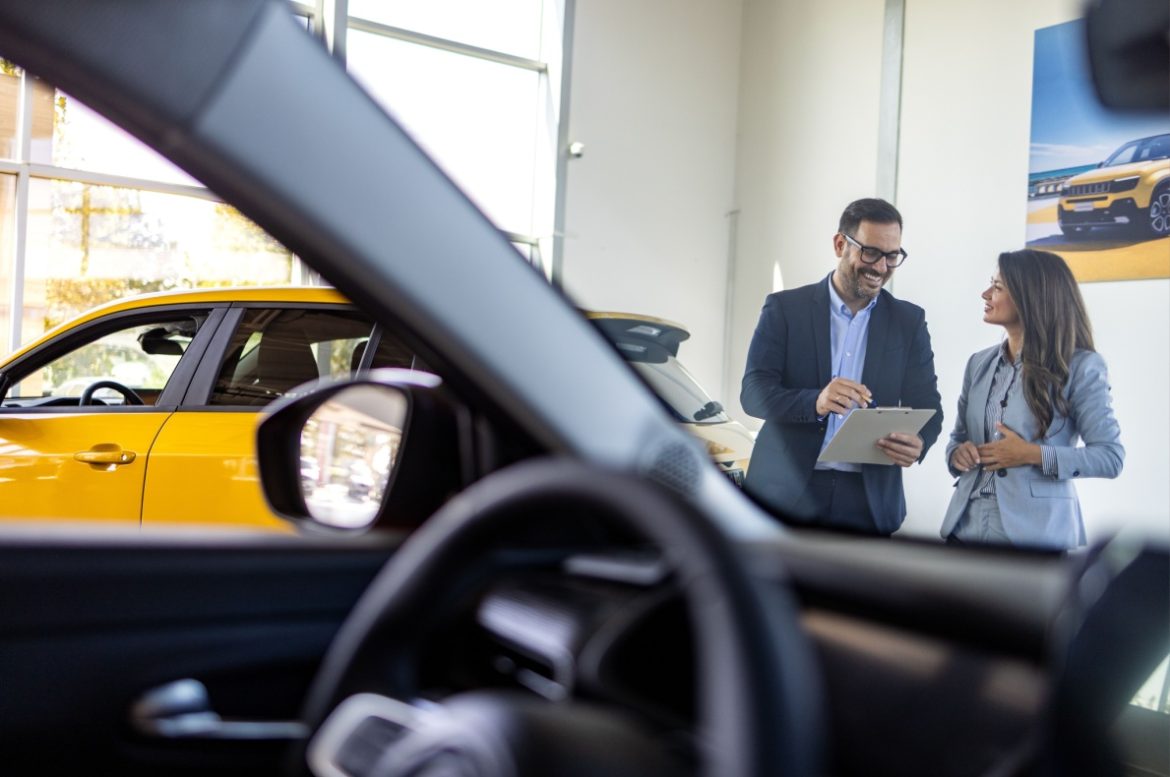 Simulasi Kredit Mobil Listrik untuk Gen Z, Cek Dulu